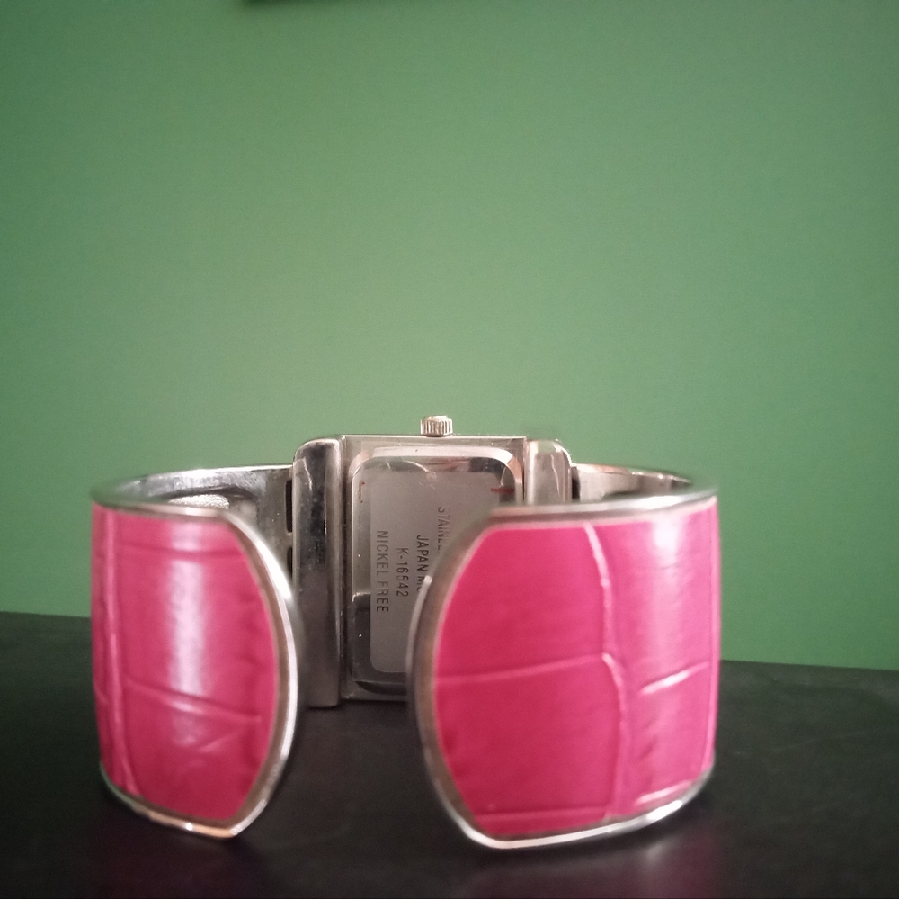 Pink women's watch - Picture 2 of 3